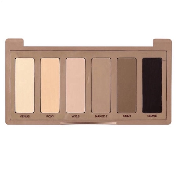 Urban Decay Naked Basics eyeshadow palette - Picture 3 of 8